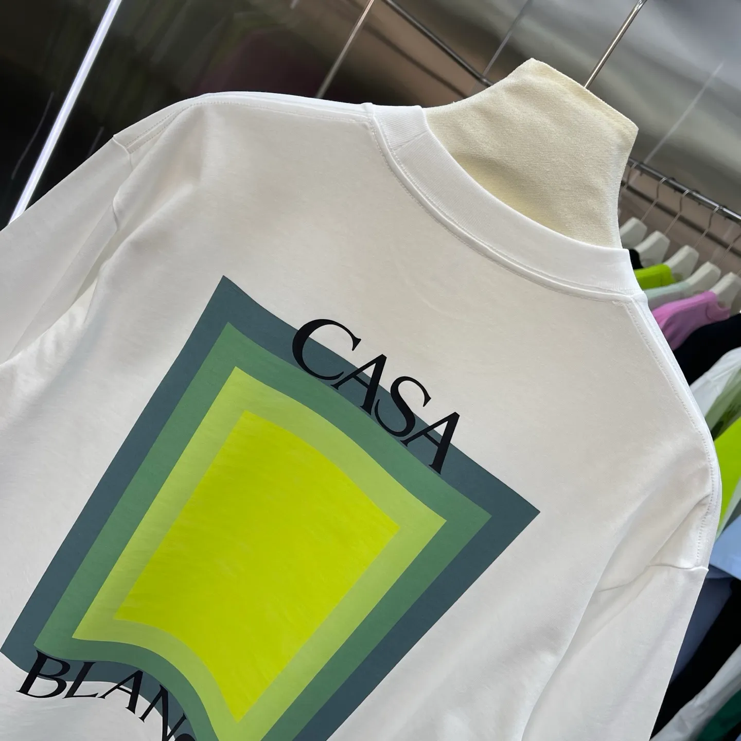 New Arrival Casablanca Casablanca Classic Series printed short-sleeved T-shirt for celebrities. It is made of Xinjiang long-staple cotton ~ grams. The color of the fabric is custom-dyed and will not shrink or fade. It feels comfortable and has a strong texture. A must-have for fashionable men and women, the Classic drop-shoulder wide version is available exclusively in In Stock! Color: White Black Green Pink Blue (5 colors) Size: S M L XL XXL
